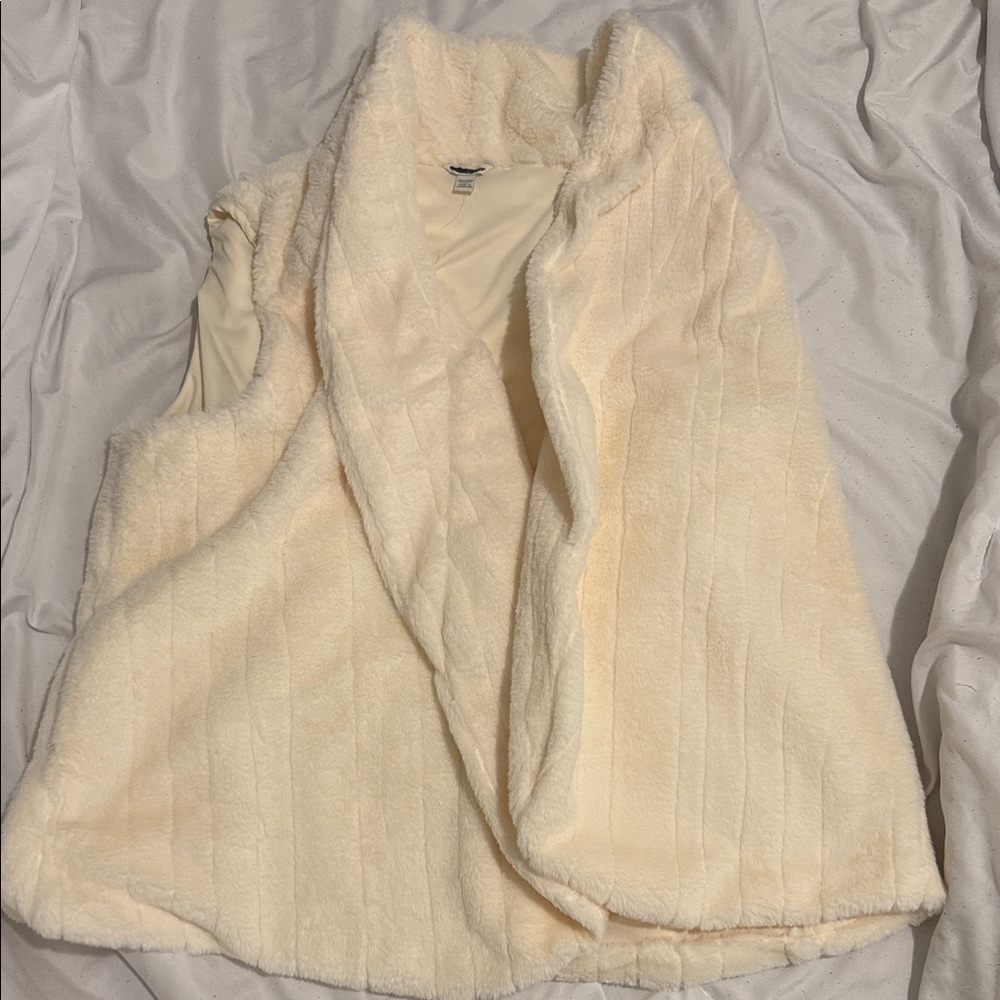 Elegant Cream Faux Fur Vest for Women
